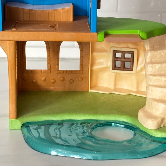 CALICO CRITTERS Secret Island Playhouse Treehouse Sylvanian Family Seaside House - Picture 10 of 14